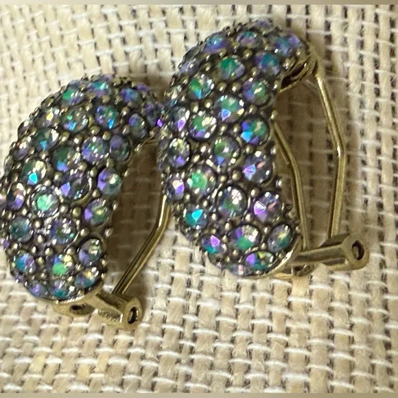 SIGNED HEIDI DAUS AURORA BOREALIS CRYSTAL OMEGAEARRINGS NEW